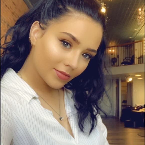 Meet your Posher, Emma - Picture 1 of 1